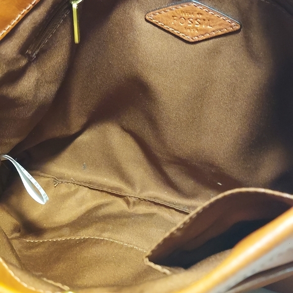 FOSSIL Crossbody Purse Soft Genuine Leather Bag Saddle Brown w Gold Key Charm - Picture 15 of 16